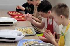 599608381_1295580315941021_50920598626501636_n